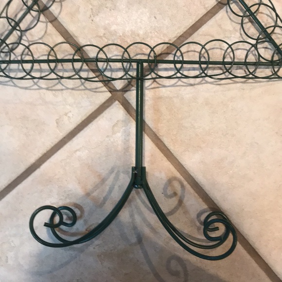 Green Wire Christmas Wreath or Picture Card Holder - Picture 7 of 10